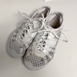 Nfinity cheer shoes